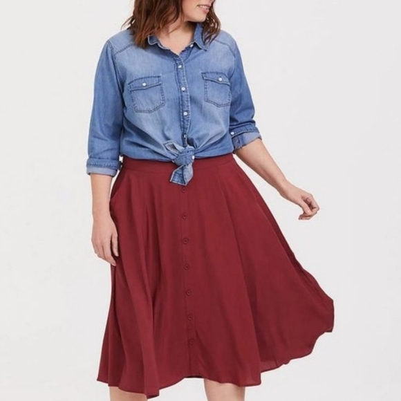 torrid Dresses & Skirts - Torrid Burgundy Red Challis Button Front Midi Skirt Women's 1X Plus Size EUC